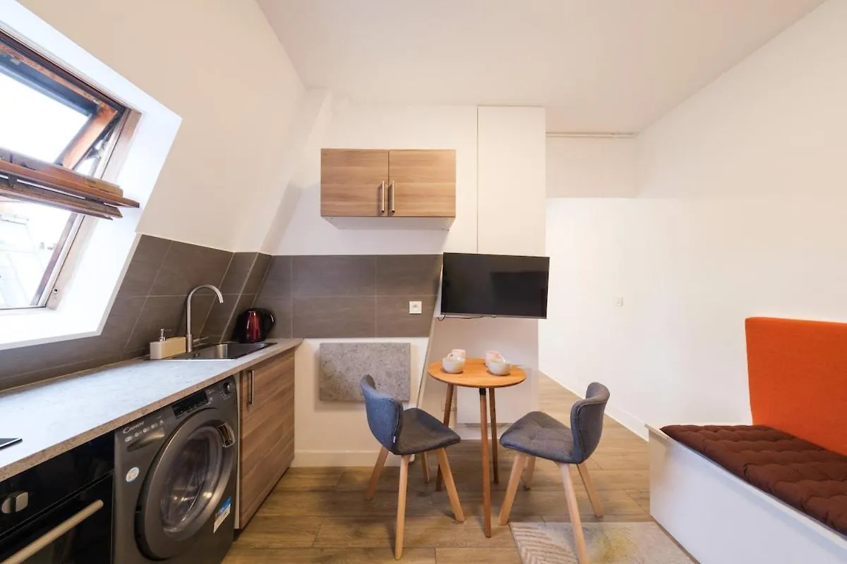 Apartment Beautiful Studio Trudaine-Marguerite Paris
